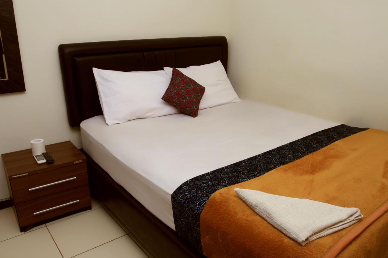 Hotel Bantal Guling Trans Bandung Exterior foto